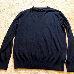 Men’s Banana Republic luxury blend v-neck sweater